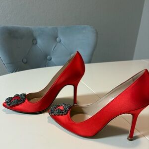 Authentic Manolo Blahnik HANGISI Red Pumps with Crystal Buckle
